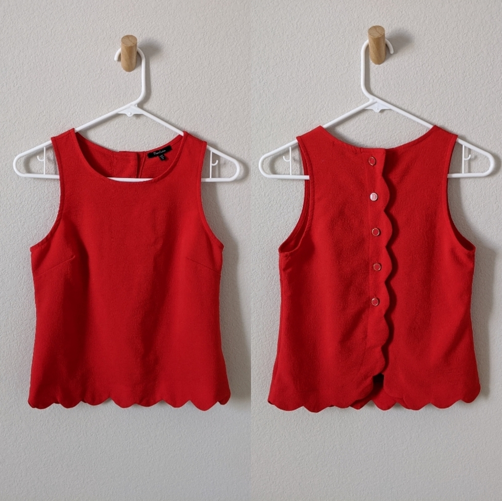 Scalloped Hem Button Slit Back Crop Top